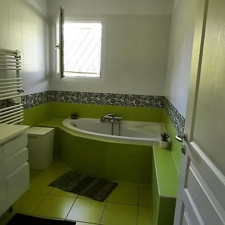 Villa Piscine Chauffee Dans Un Ecrin De Verdure *