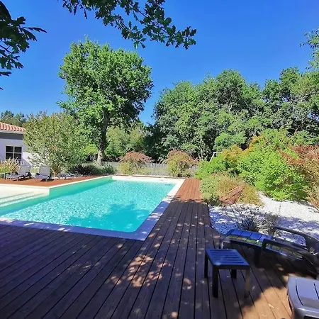 Villa Piscine Chauffee Dans Un Ecrin De Verdure