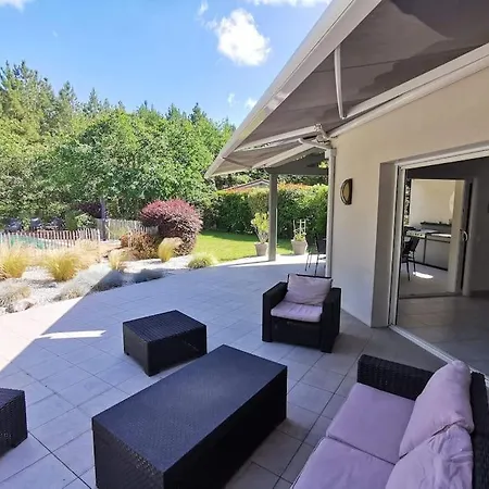 Piscine Chauffee Dans Un Ecrin De Verdure Villa Biscarrosse